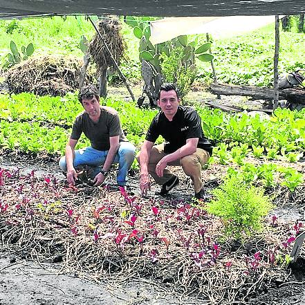 Edgar Núñez (México). Julio. Las chinampas con Edgar Núñez. Junto al chef local Edgar Núñez, que celebraba el aniversario de su Sud 777, Alija visitó un cultivo tradicional de cultivo recuperado, las chinampas.