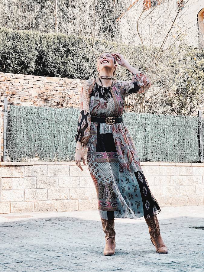 Las camperas con vestido mini son una combinación elegante y sofisticada.