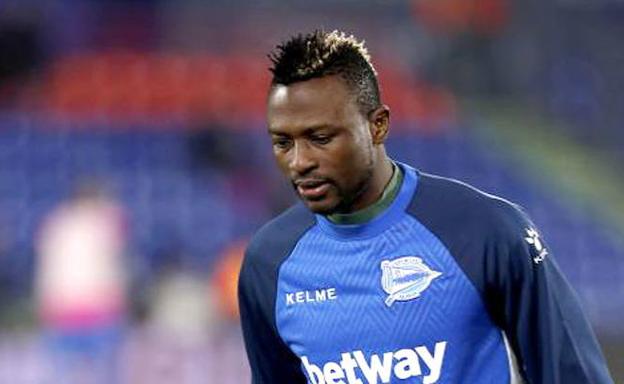 Patrick Twumasi, antes de saltar al terreno de juego en el encuentro ante el Getafe.