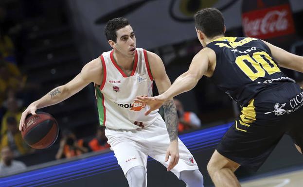 Vildoza, en Tenerife durante el partido de ida.