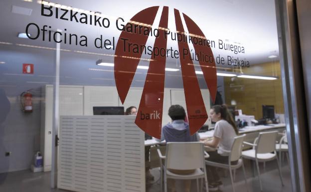 Bizkaia cuenta con una docena de oficinas de atención integral. 