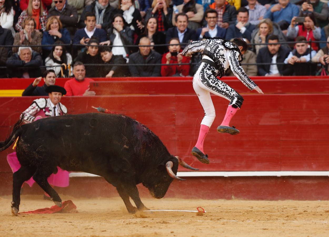 Fotos: Así ha sido la cogida de Enrique Ponce en Valencia