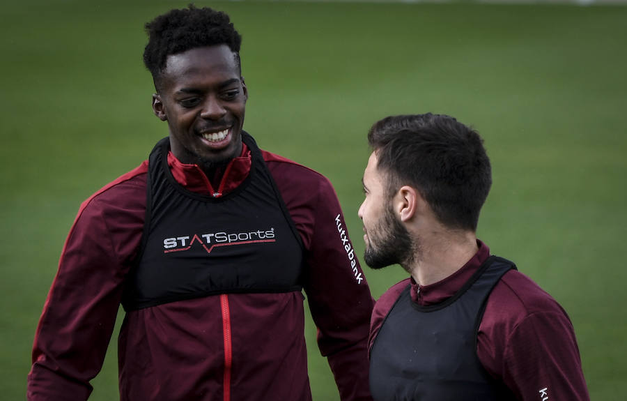 Fotos: Entrenamiento muy físico para la plantilla del Athletic en Lezama