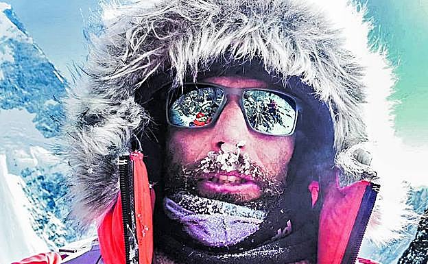 Alex Txikon aboga por crear un grupo internacional para intentar la primera ascensión invernal al K2. 