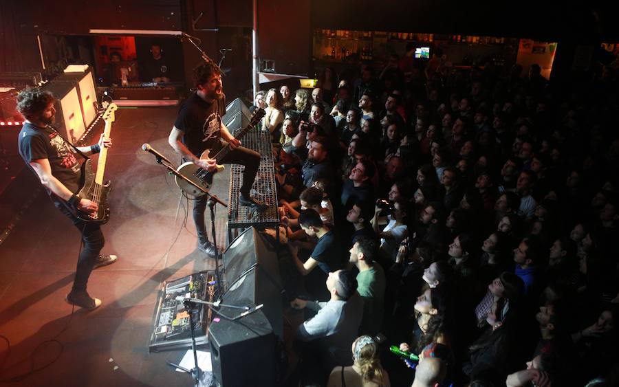 El grupo ofreció este martes su último concierto en la capital alavesa tras 25 años de carrera
