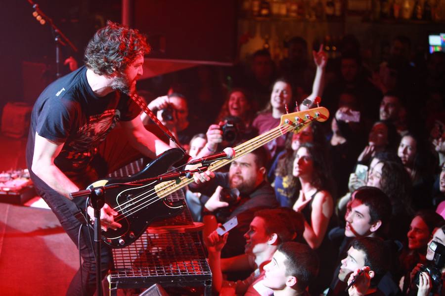 El grupo ofreció este martes su último concierto en la capital alavesa tras 25 años de carrera