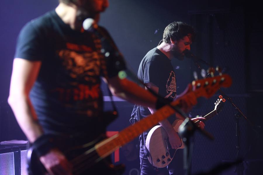El grupo ofreció este martes su último concierto en la capital alavesa tras 25 años de carrera