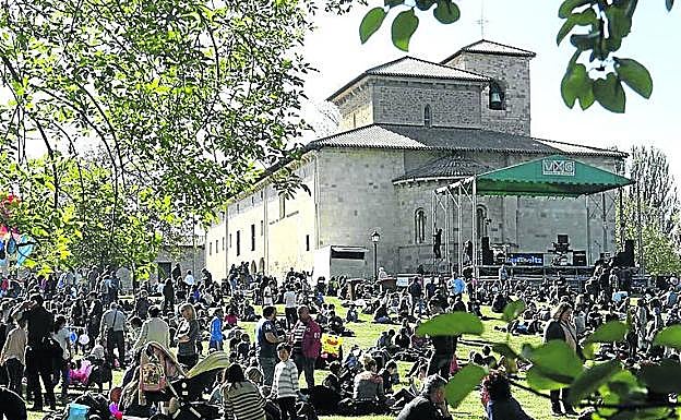 Concierto en las campas de Armentia. 