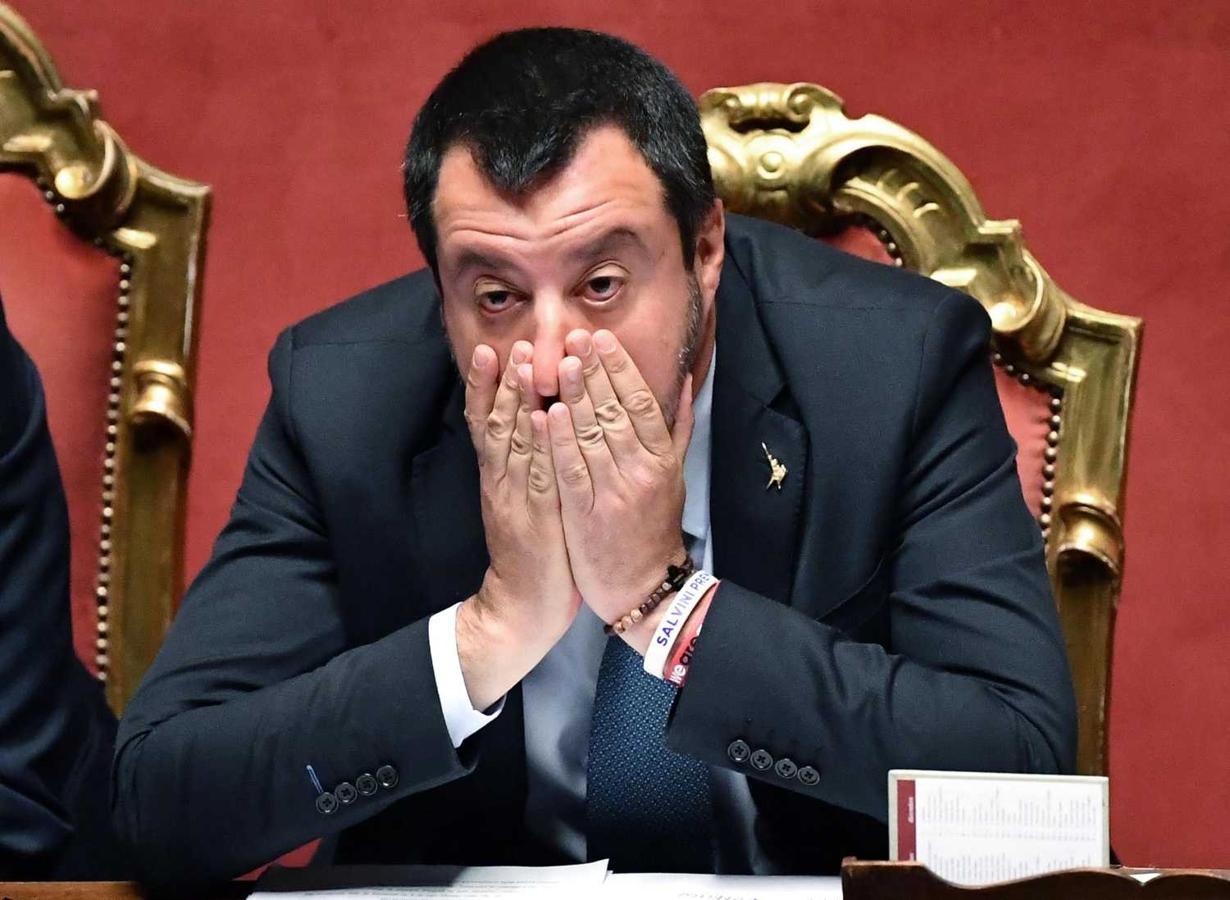El viceprimer ministro y ministro de Interior italiano, Matteo Salvini, gesticula durante una sesión en el Senado