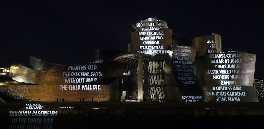 Ocho textos elegidos por la artista Jenny Holzer se proyectarán de noche sobre el edificio de la pinacoteca bilbaína