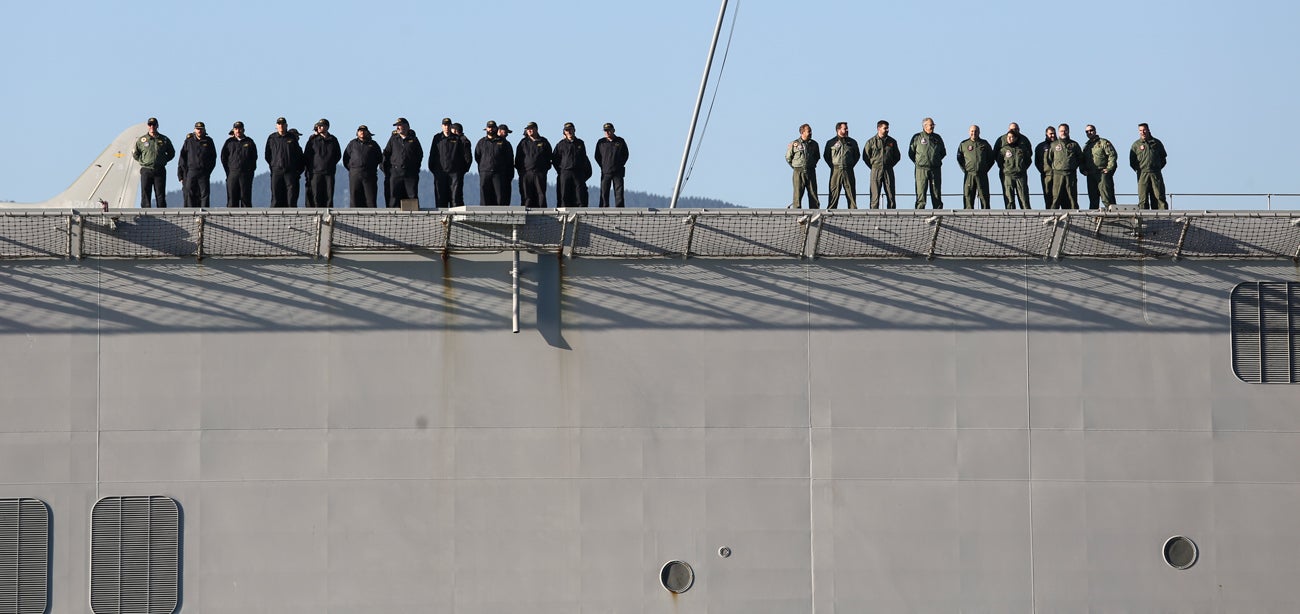 El buque insignia de la Armada española permanecerá atracado hasta el domingo para poder ser visitado