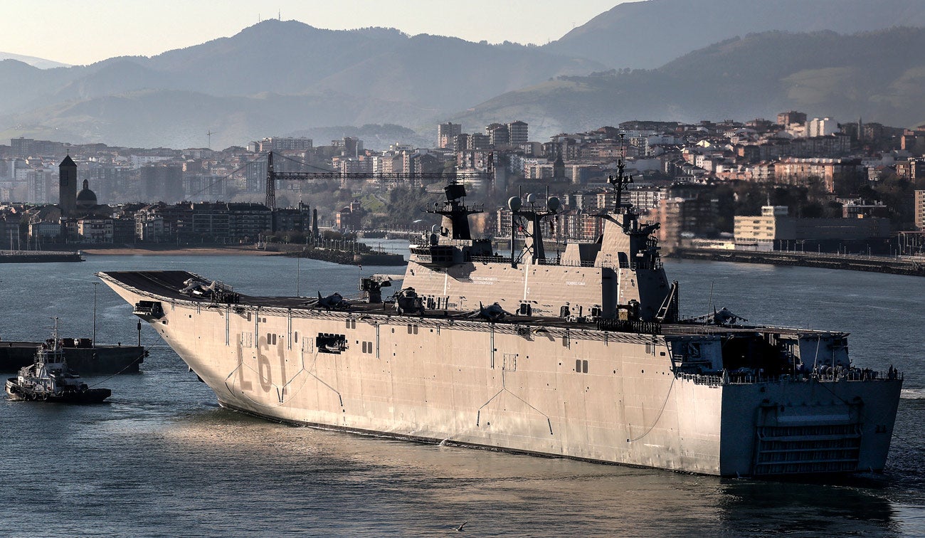 Fotos: El portaaviones &#039;Juan Carlos I&#039; llega a Getxo
