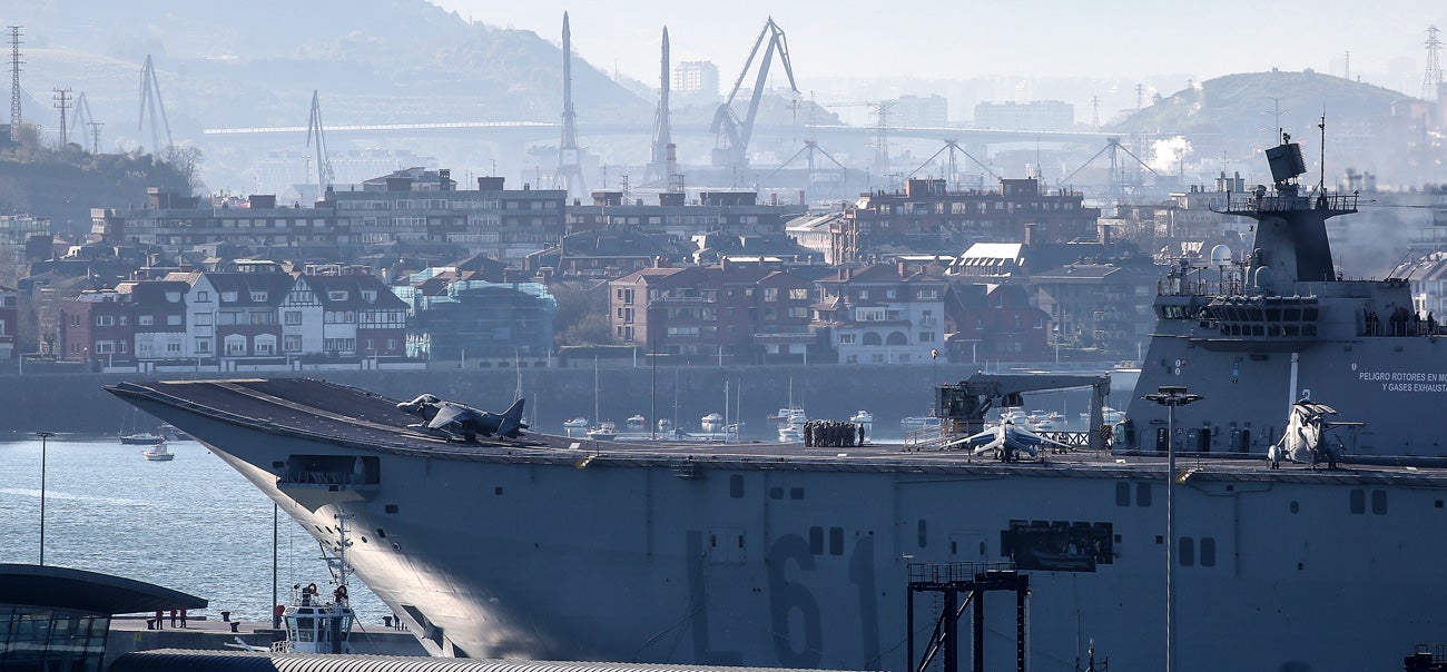 Fotos: El portaaviones &#039;Juan Carlos I&#039; llega a Getxo