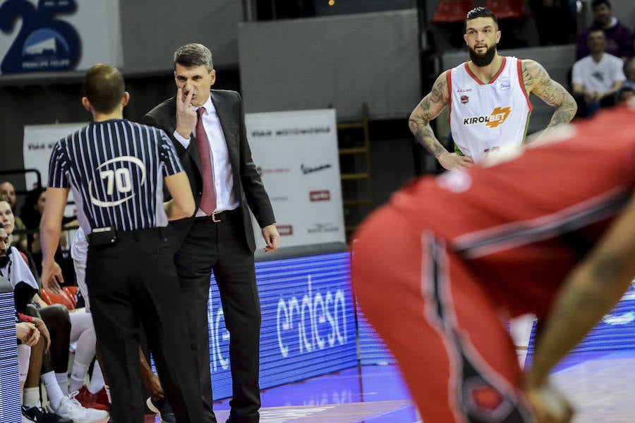 Fotos: Las mejores imágenes del Zaragoza - Baskonia