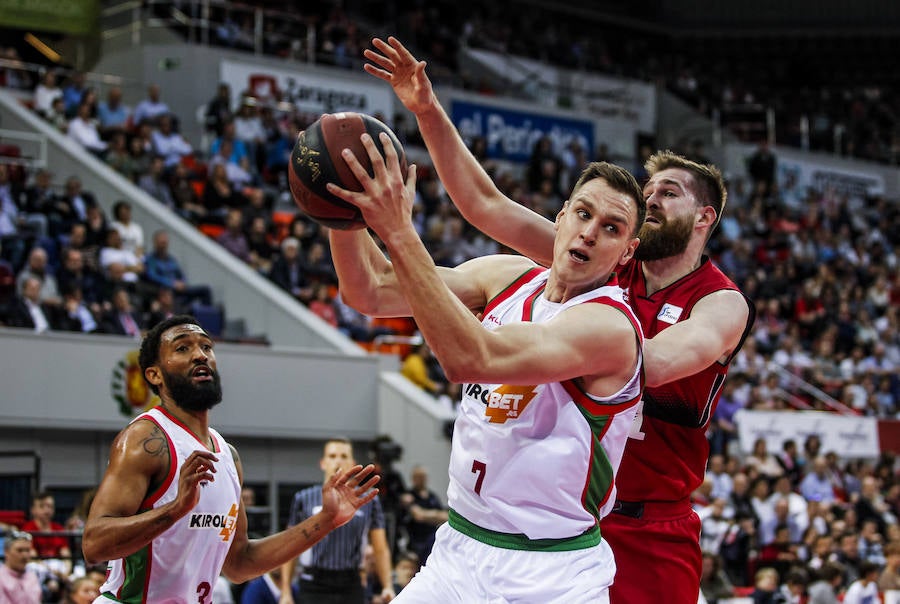 Fotos: Las mejores imágenes del Zaragoza - Baskonia