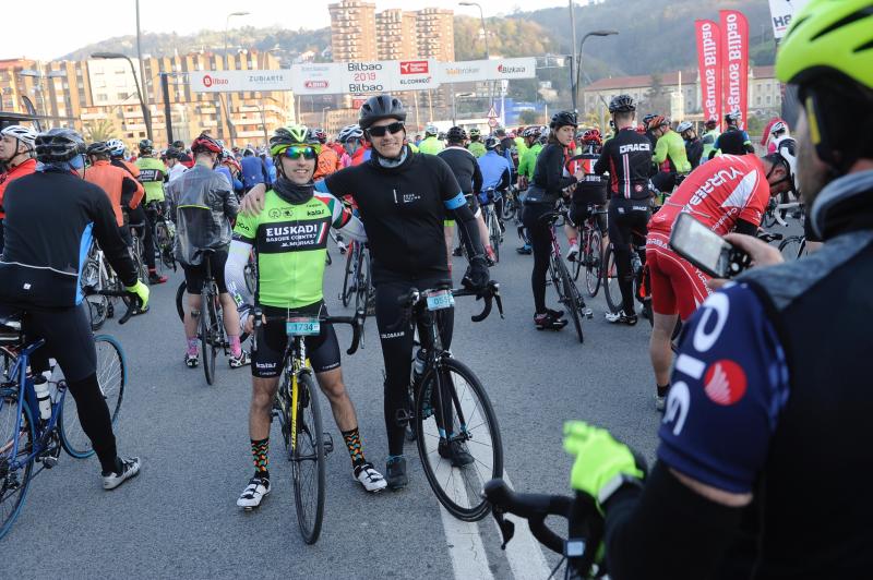 Los participantes de esta mítica prueba han tomado la salida a las 8 de la mañana y pueden completar hasta tres recorridos distintos.