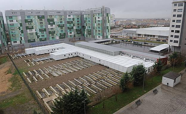 Vista de los módulos prefabricados del colegio Aldaialde.