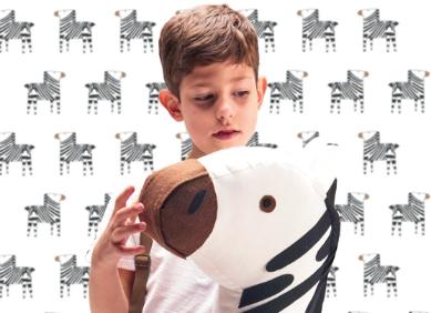 Imagen secundaria 1 - Los diseños están disponibles tanto en telas como en papel pintado 