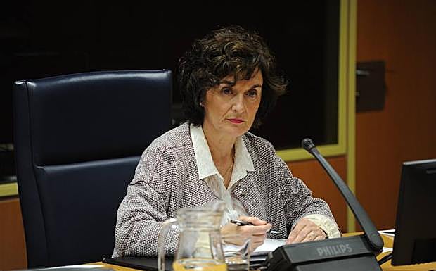 Maite Iturbe, en una comparecencia en el Parlamento vasco.