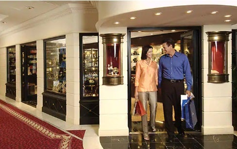 Fotos: Así es por dentro el crucero de lujo que dará la vuelta al mundo y parará en Getxo