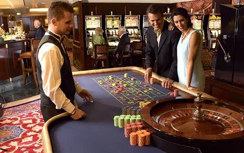 Fotos: Así es por dentro el crucero de lujo que dará la vuelta al mundo y parará en Getxo