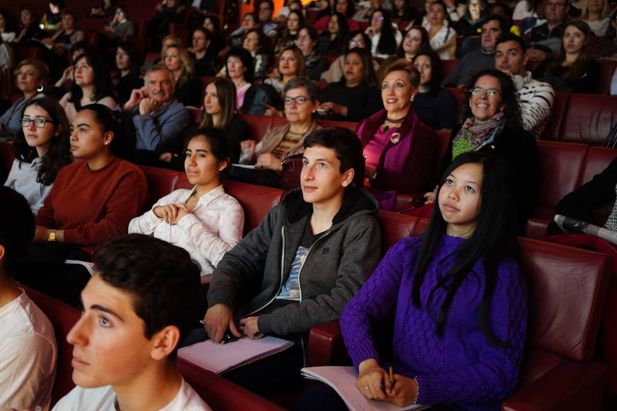 Público asistente a la jornada en el Auditorio del Museo Guggenheim.