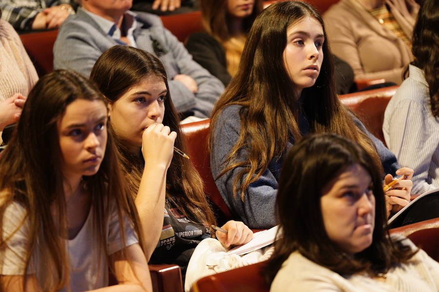 Público asistente a la jornada en el Auditorio del Museo Guggenheim.