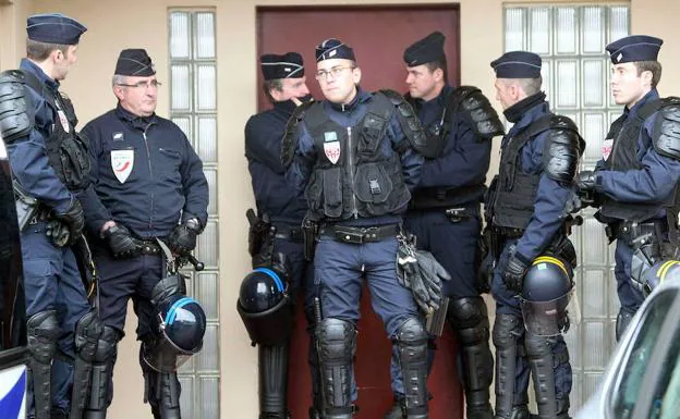 Agentes de la Policía Nacional francesa. 