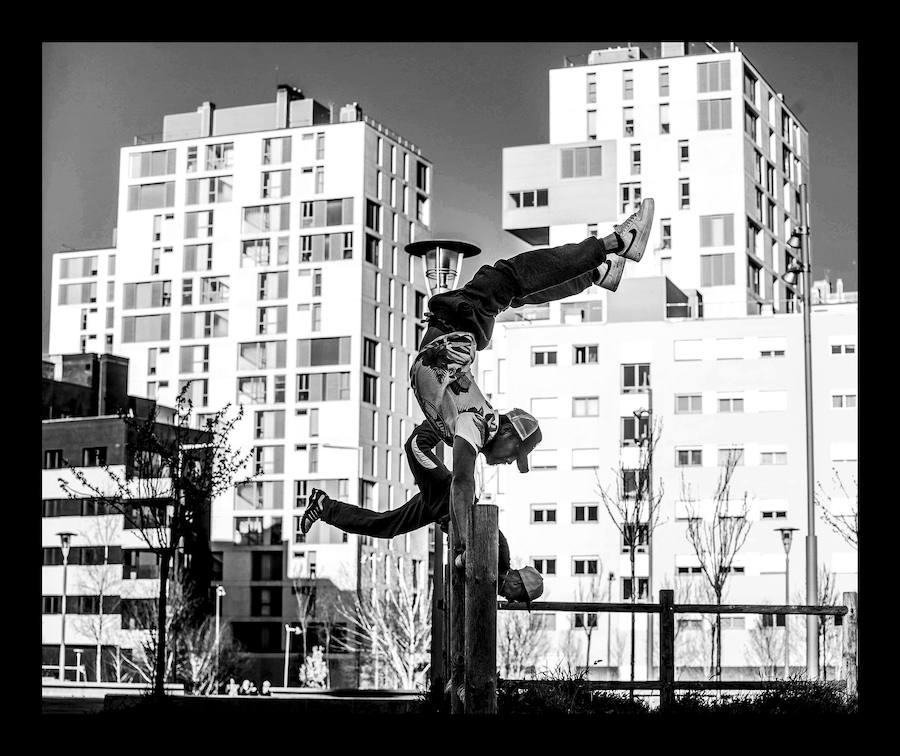 Recorrido fotográfico por uno de los barrios más jóvenes de Vitoria desde el particular punto de vista del artista