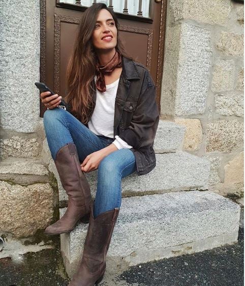 La presentadora suele recurrir a prendas cómodas y versátiles para conseguir looks naturales y frescos