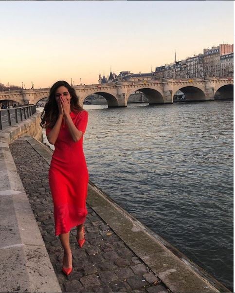 La presentadora suele recurrir a prendas cómodas y versátiles para conseguir looks naturales y frescos