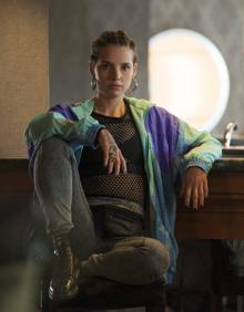 Imagen secundaria 2 - Tres fotogramas de la segunda temporada de 'Suburra'.