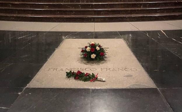 Tumba de Francisco Franco, en la basílica del Valle de los Caídos.