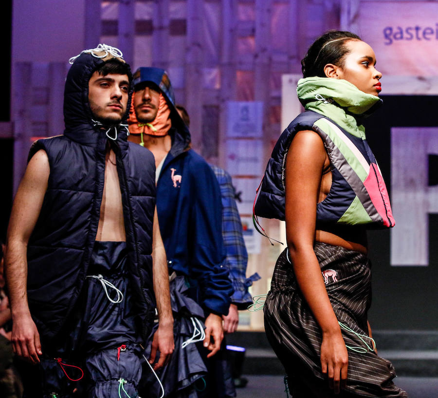 Los nuevos creadores pisan fuerte en la Pasarela Gasteiz On con originales looks, vestidos de ensueño, prendas recicladas y estilismos reivindicativos.