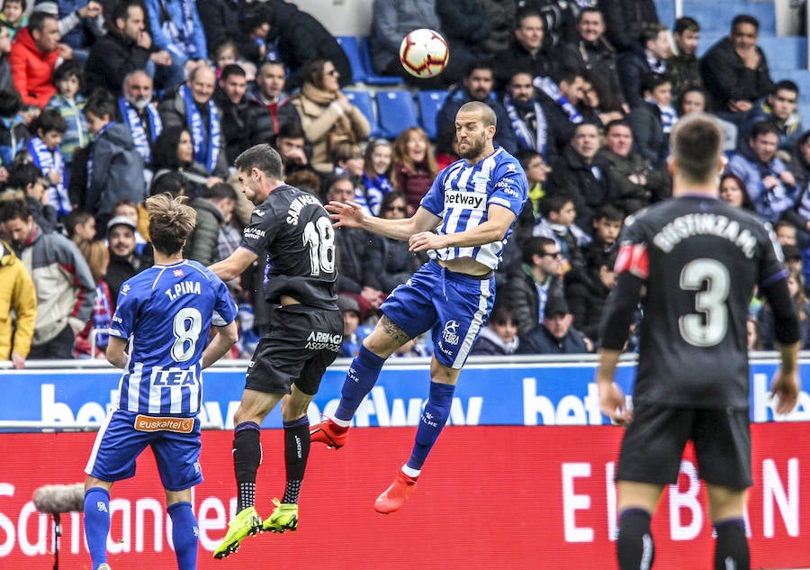 Imágenes correspondientes al partido de LaLiga Santander 2018-2019 disputado en el estadio de Mendizorroza