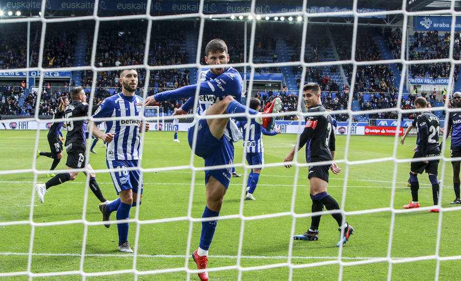 Imágenes correspondientes al partido de LaLiga Santander 2018-2019 disputado en el estadio de Mendizorroza