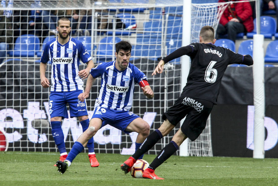 Imágenes correspondientes al partido de LaLiga Santander 2018-2019 disputado en el estadio de Mendizorroza