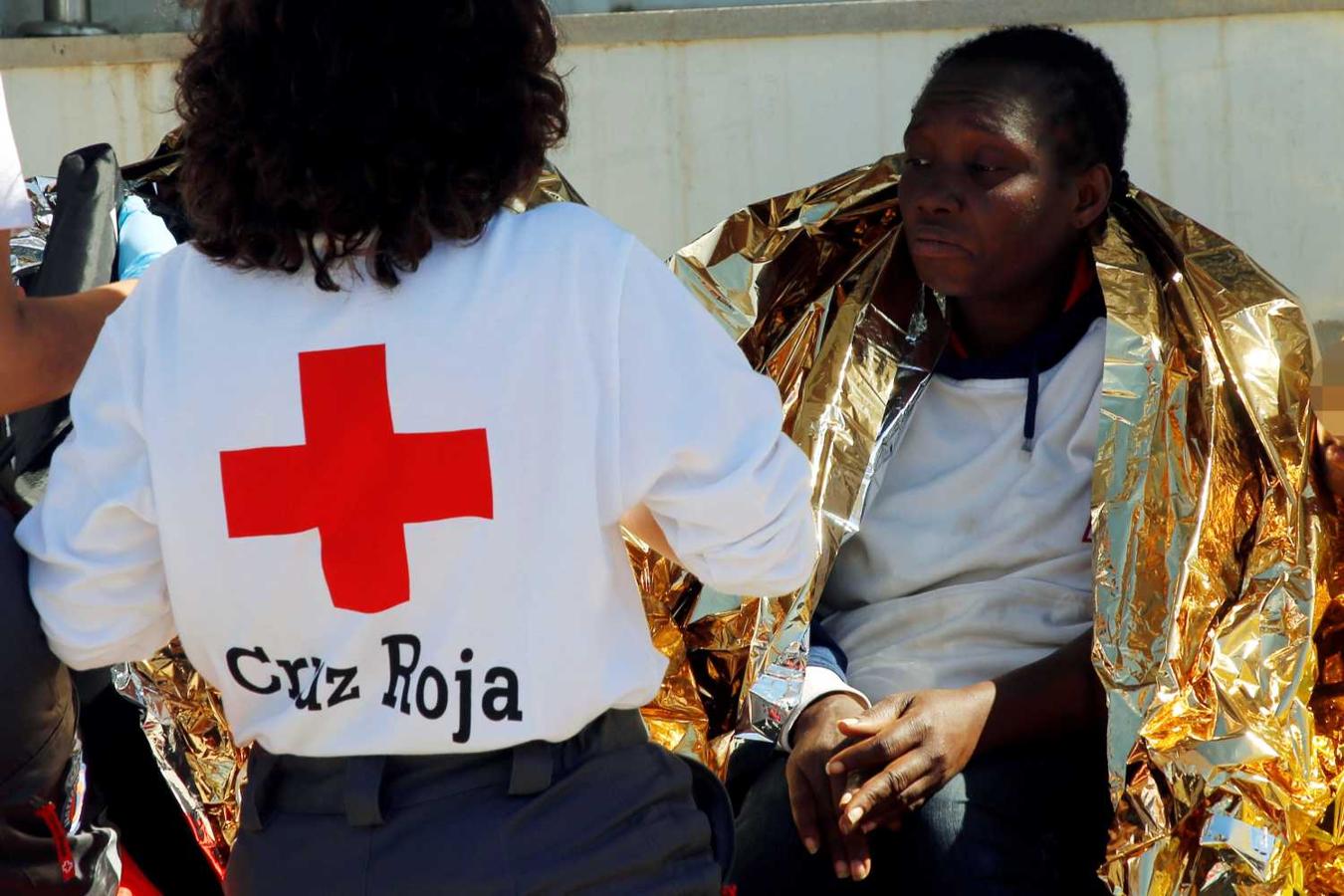 Una embarcación de Salvamento Marítimo ha partido desde su base en Melilla hacia las islas Chafarinas para rescatar a 38 inmigrantes de origen subsahariano