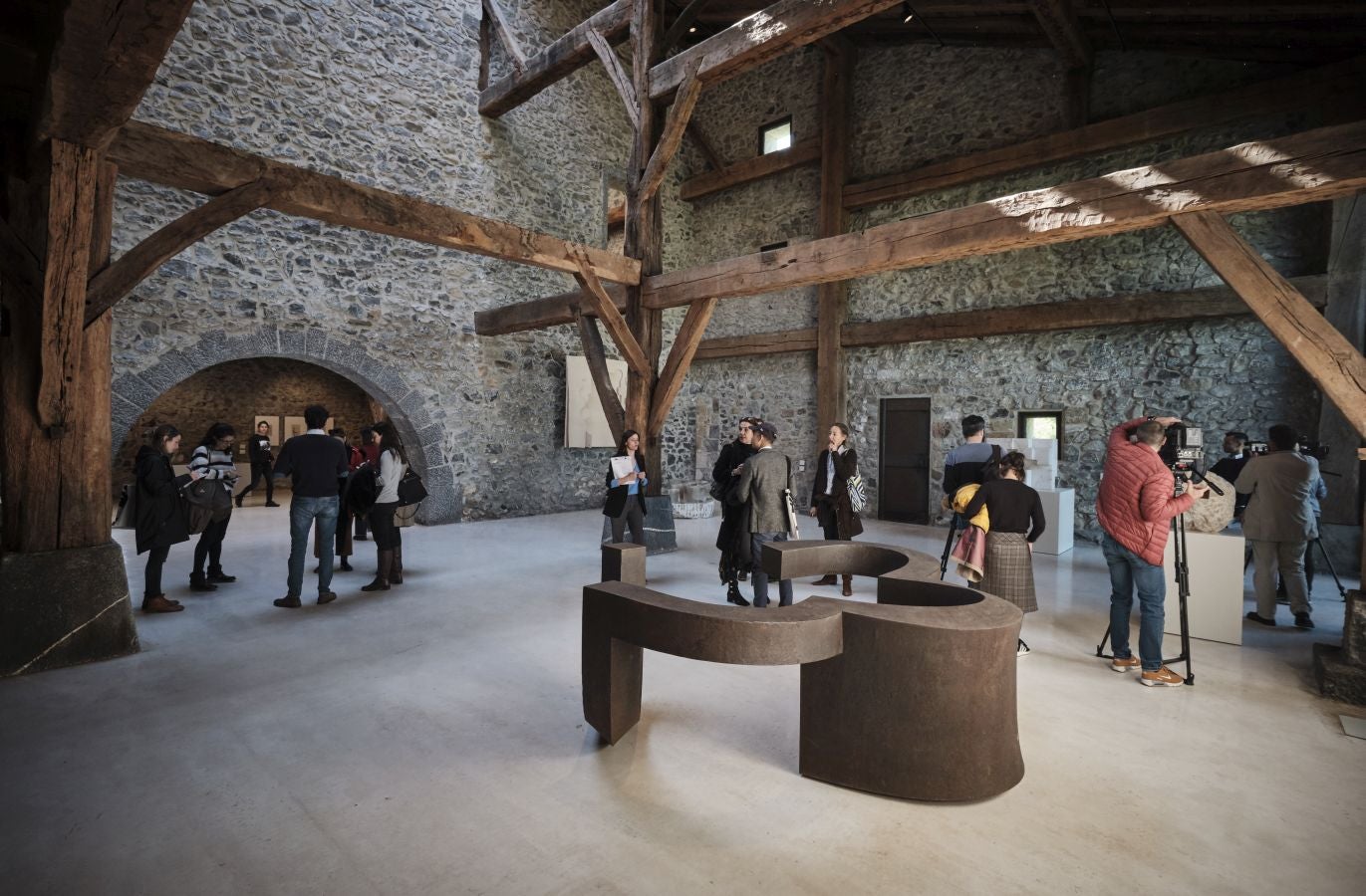 Los responsables del remodelado museo de Zabalaga presentan las nuevas instalaciones y la exposición inaugural antes de su reapertura al público