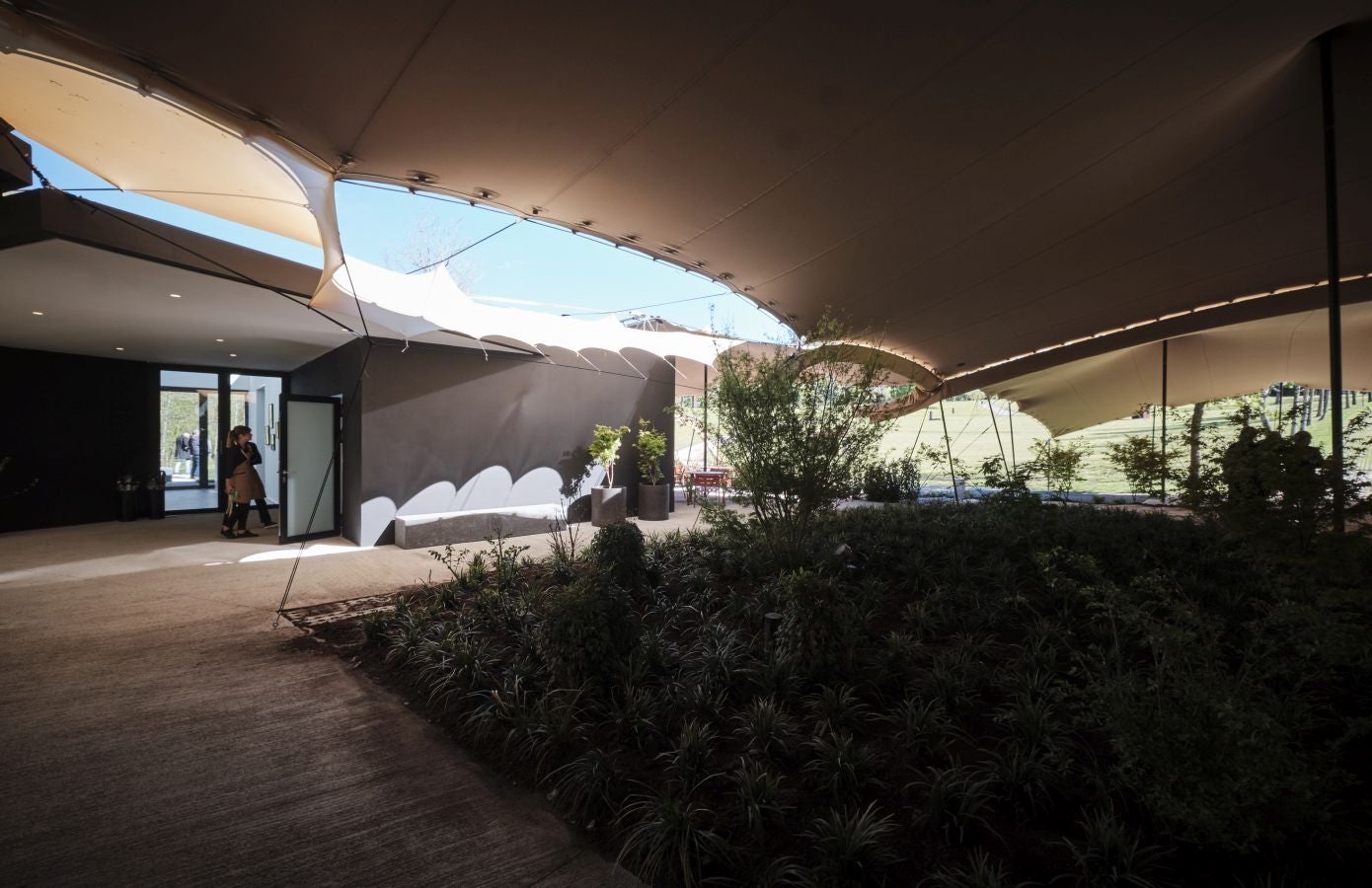 Los responsables del remodelado museo de Zabalaga presentan las nuevas instalaciones y la exposición inaugural antes de su reapertura al público