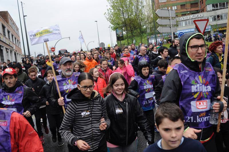 Las mejores instantáneas de la marcha en favor del euskera en la capital vizcaína