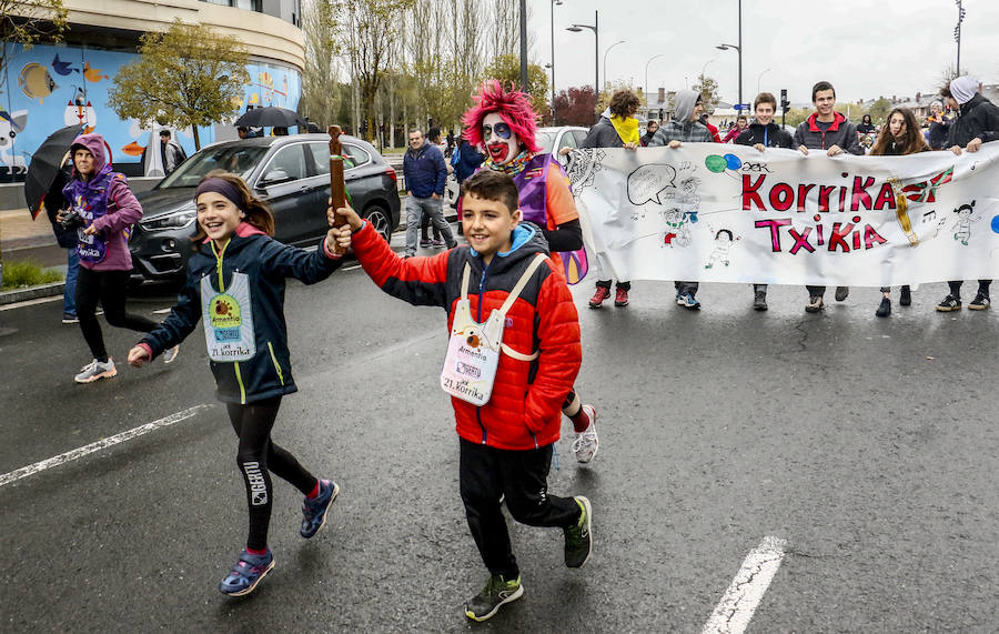 Fotos: La Korrika Txiki llega a Vitoria