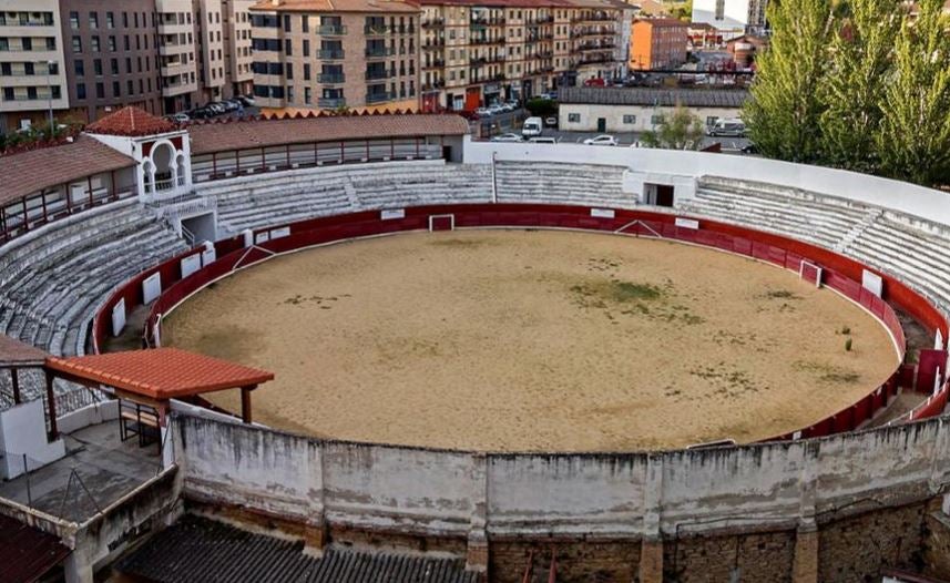 Una vista de la plaza de toros de Estella. 