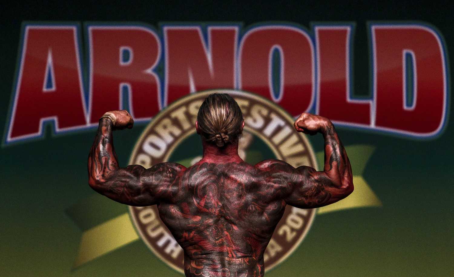 Culturista compite en el campeonato Arnold Classic Brasil en Sao Paulo, Brasil