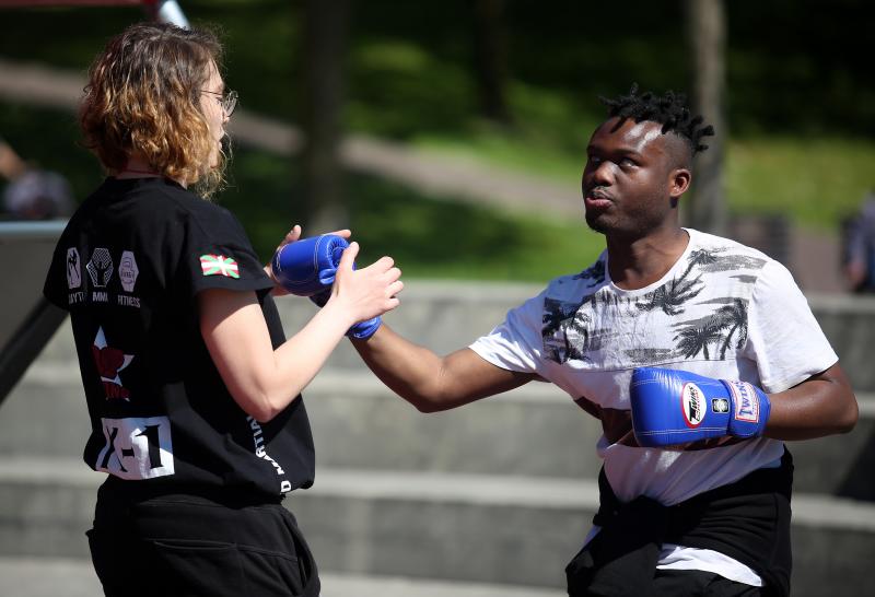 'Eusko Boxa' hizo disfrutar del boxeo adaptado a personas con movilida dreducida y un invidente en Bilbao