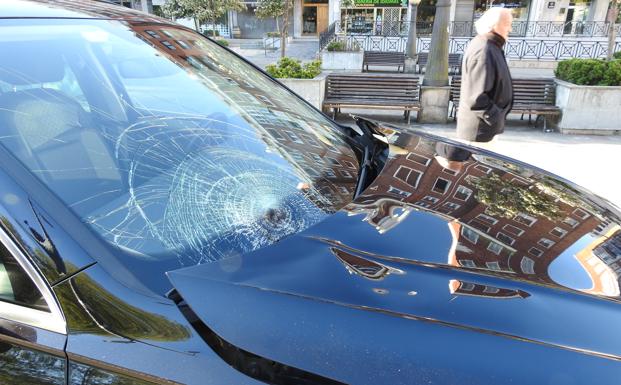 Estado en el que ha quedado el coche tras el atropello. 