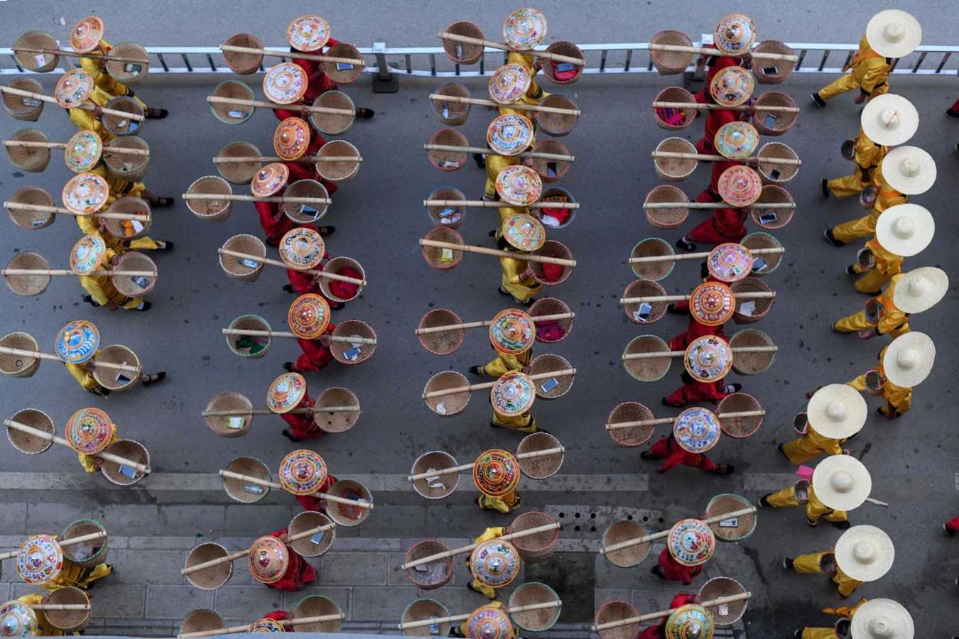 Miembros de la etnia shan participan en un ensayo para celebrar los 30 años de un alto el fuego firmado con el ejército de Myanmar