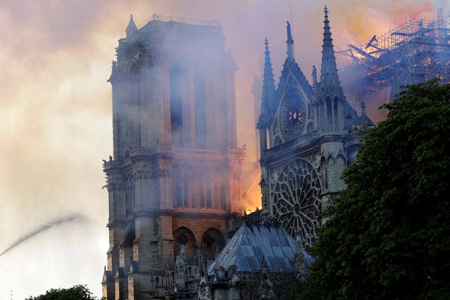 Fotos: Incendio en la catedral de Notre Dame de París