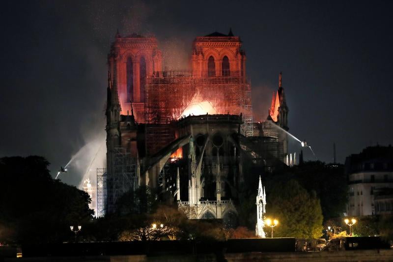 Fotos: Incendio en la catedral de Notre Dame de París