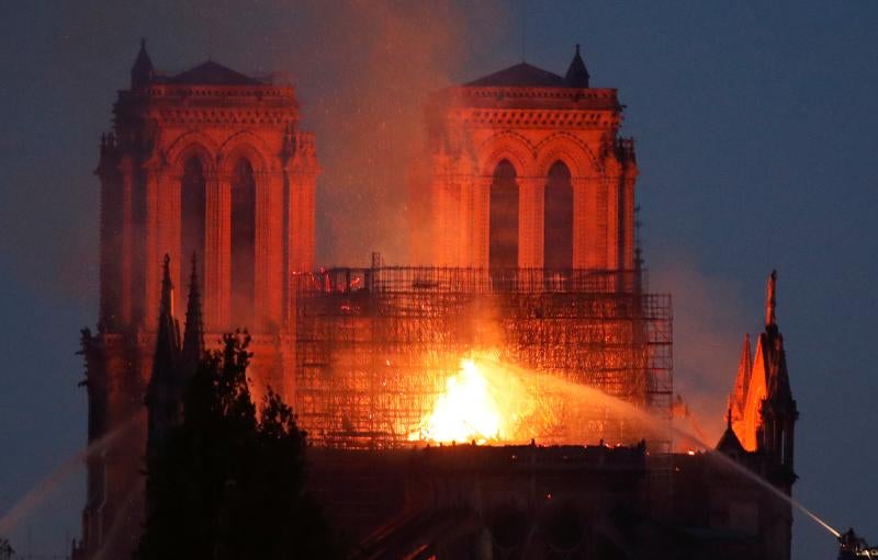 Fotos: Incendio en la catedral de Notre Dame de París